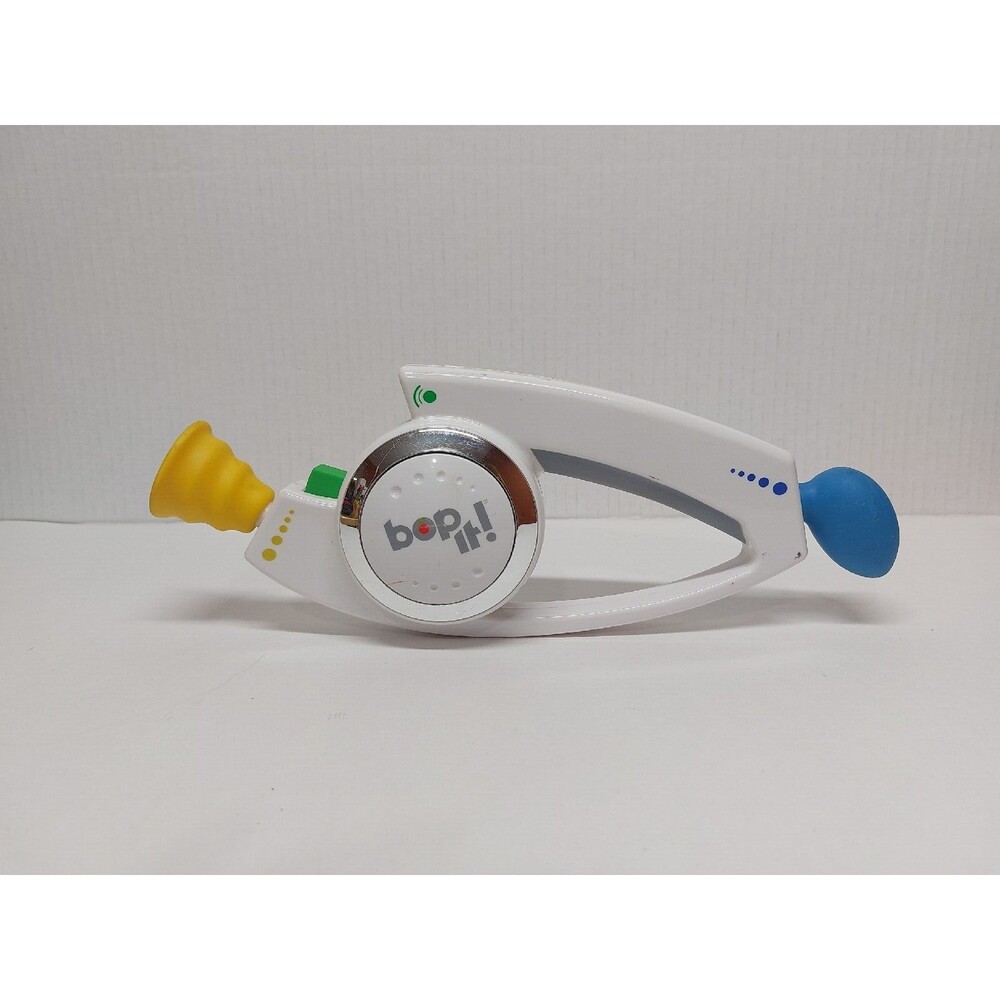 Bop It Hand Held Electronic Talking Game Hasbro 2008 Tested & Works Great
